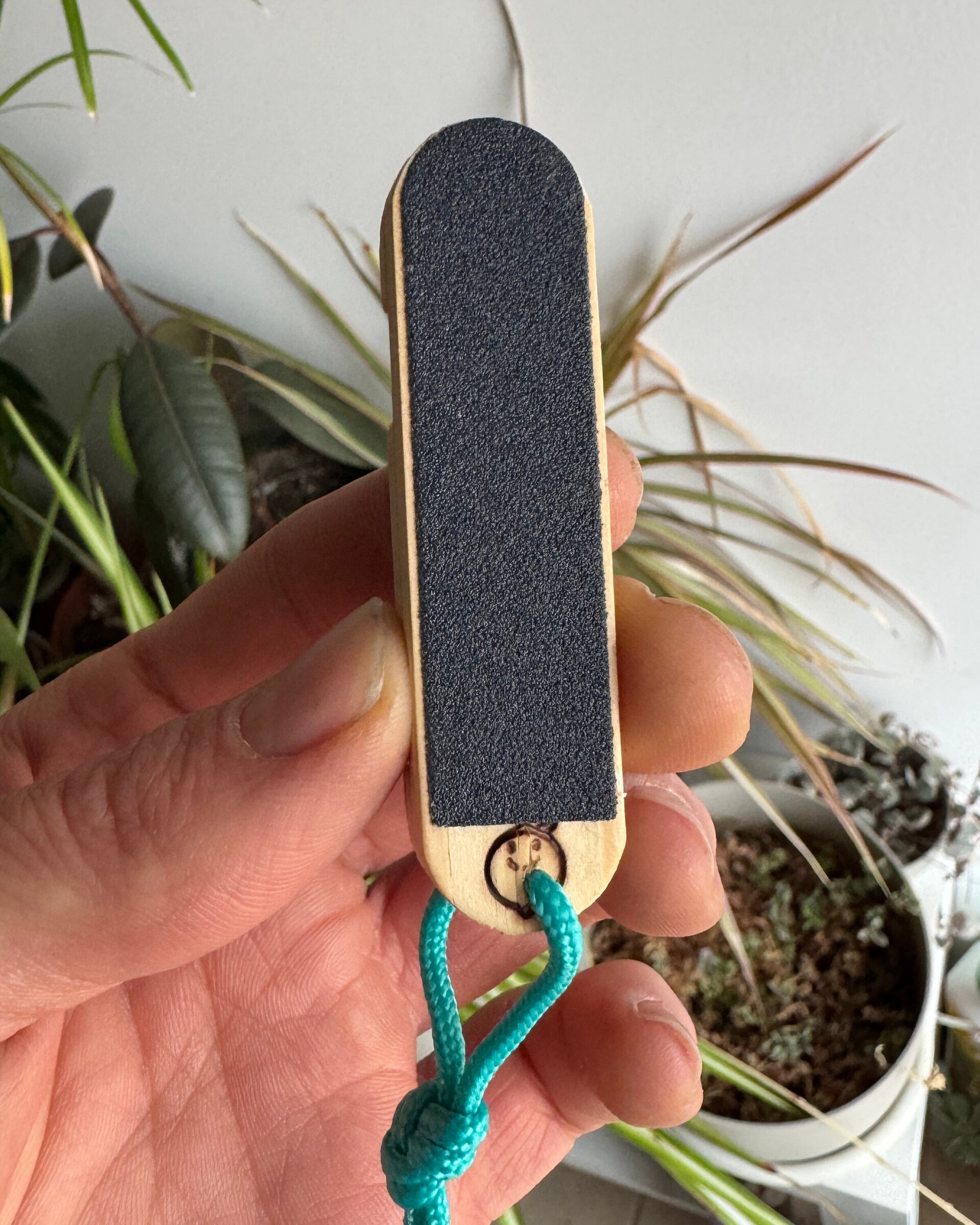 Lima para escaladores con forma de multipresa de madera - 3